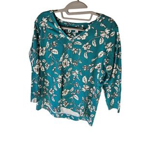 Chic's Long Sleeve Top Size 2 ( U.S. Large)